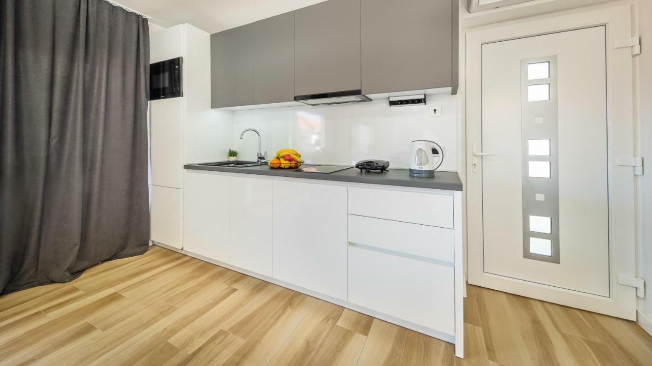 Sun & Salt Apartments Bibinje Bagian luar foto